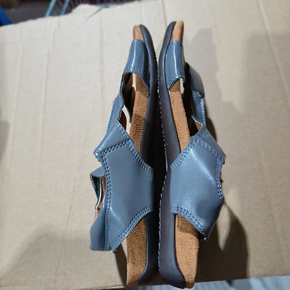Sandales compensées à plateforme pour femmes, avec bride velcro et semelles épaisses.